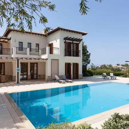 Aphrodite Hills Superior 135 فيلة كوكليا